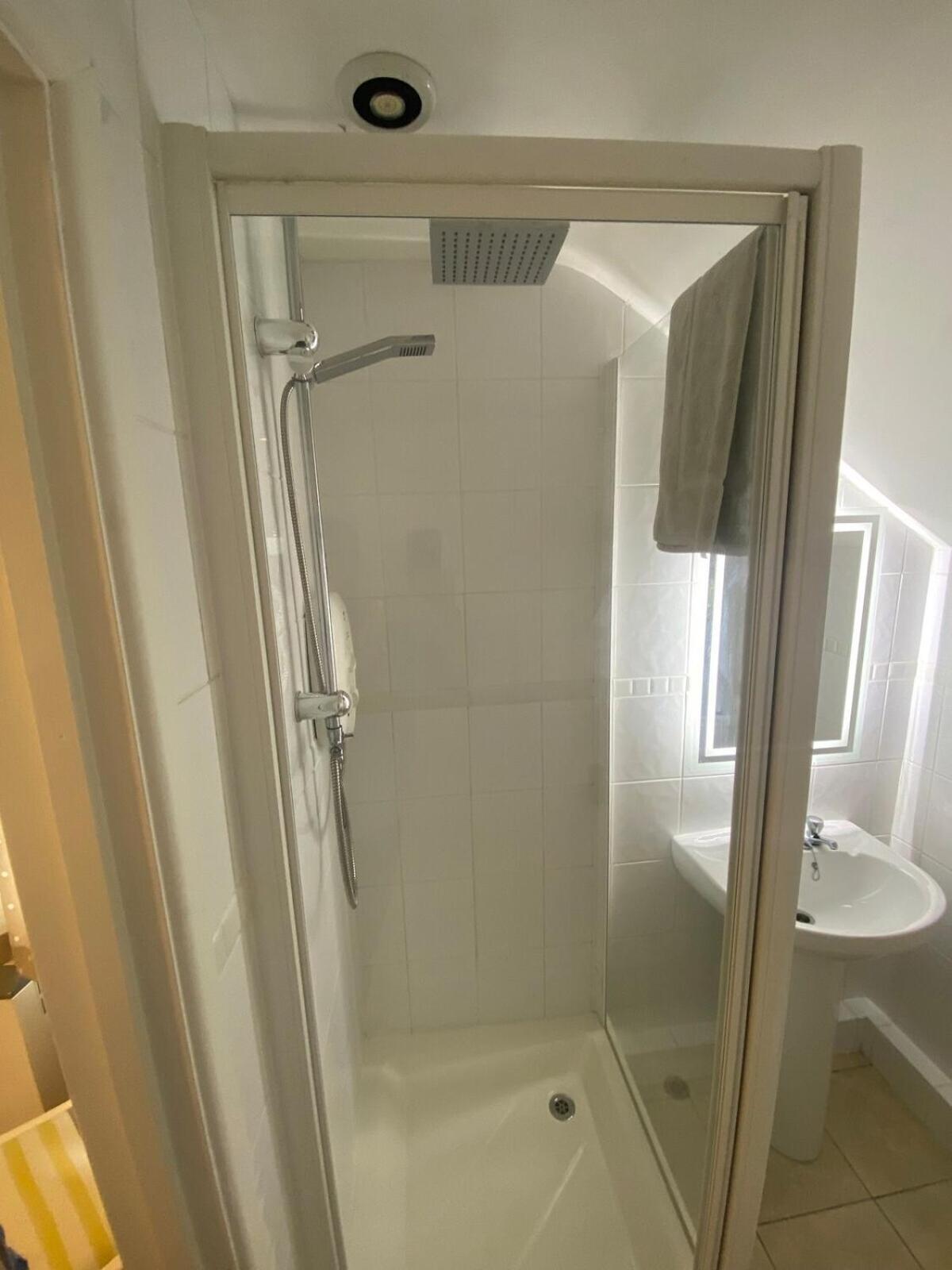 Private Entry Guesthouse Hideaway Hordle Exterior photo