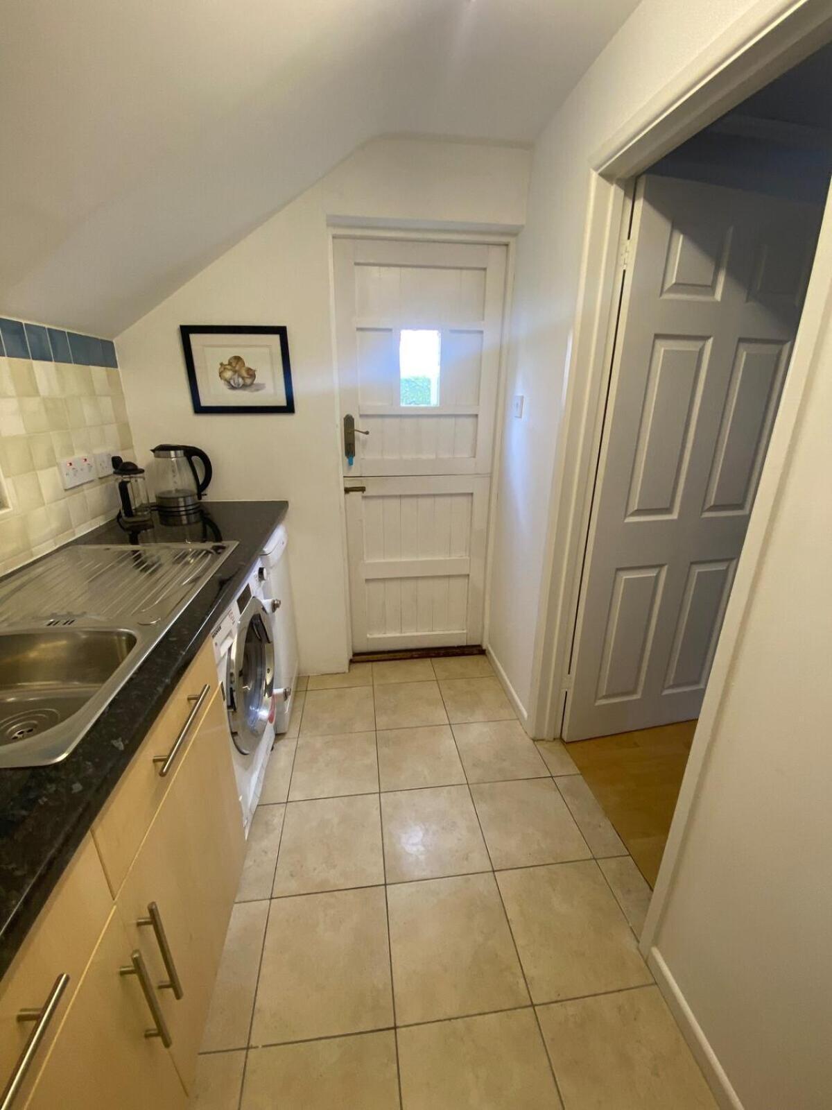 Private Entry Guesthouse Hideaway Hordle Exterior photo