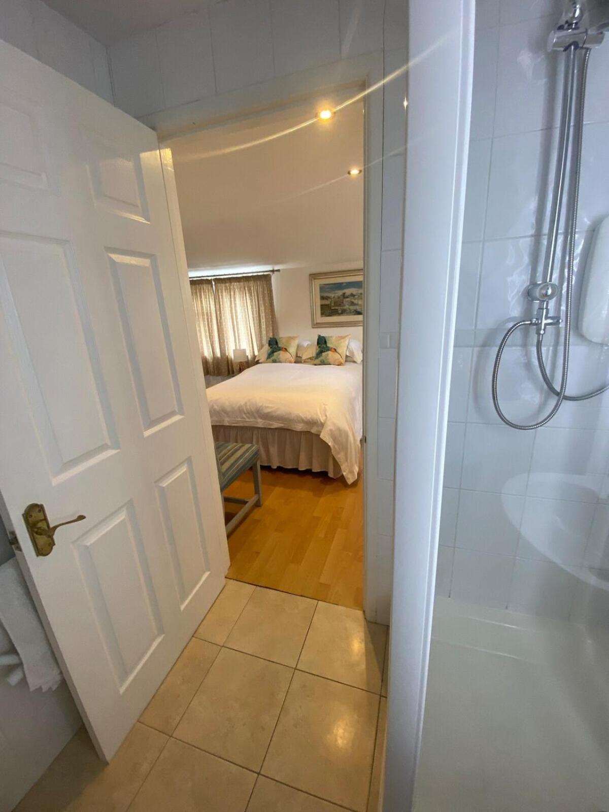 Private Entry Guesthouse Hideaway Hordle Exterior photo