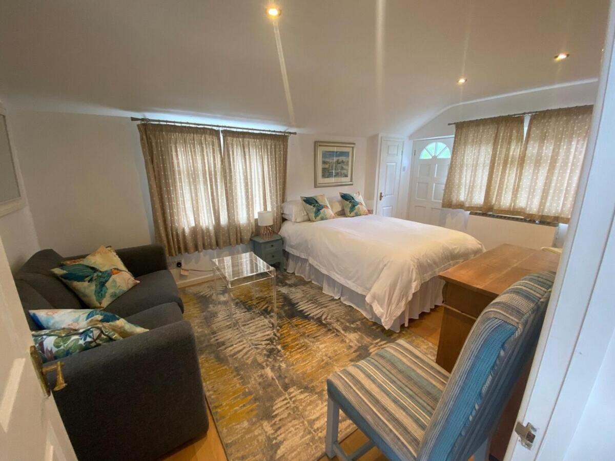 Private Entry Guesthouse Hideaway Hordle Exterior photo