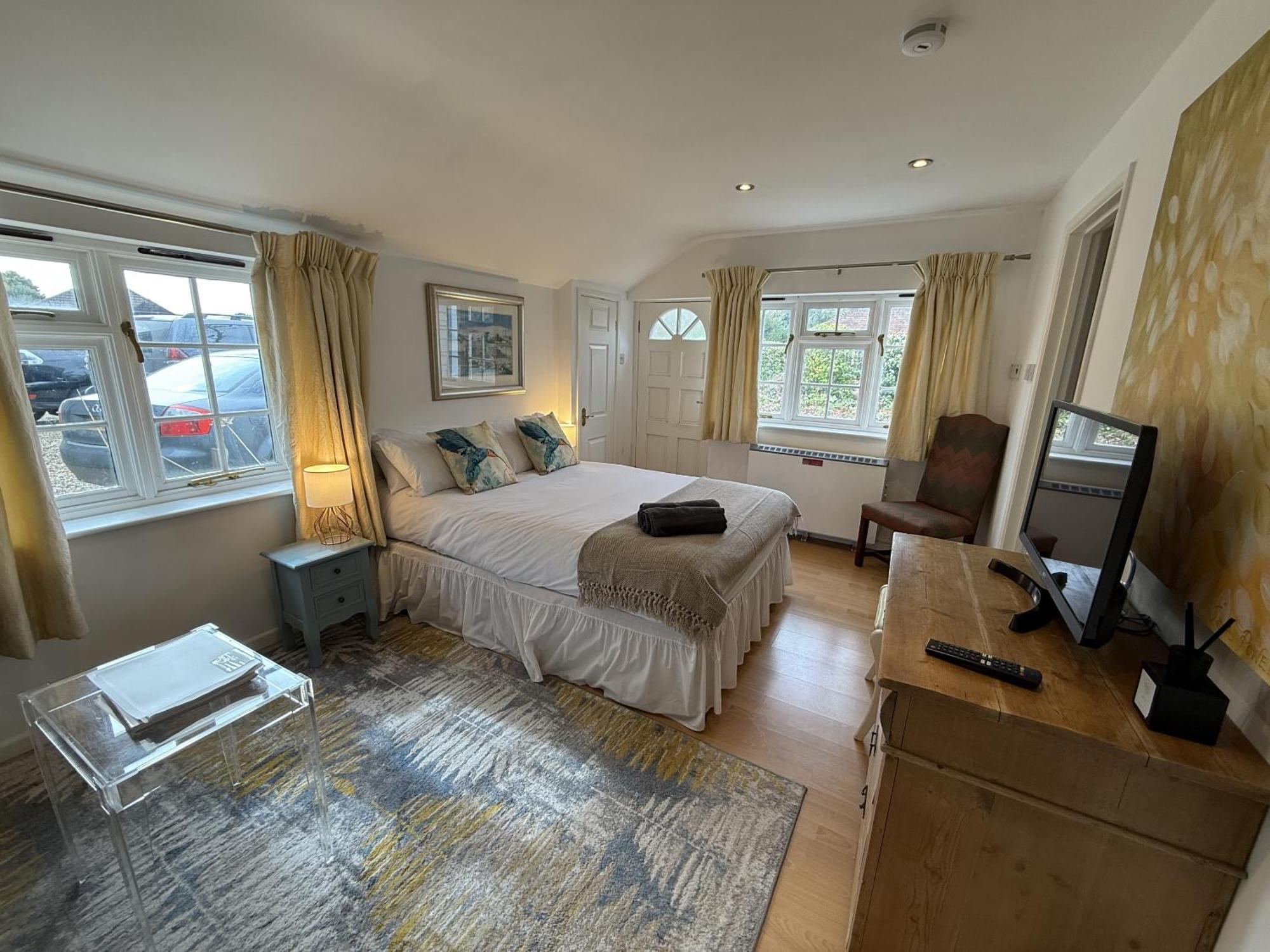 Private Entry Guesthouse Hideaway Hordle Exterior photo