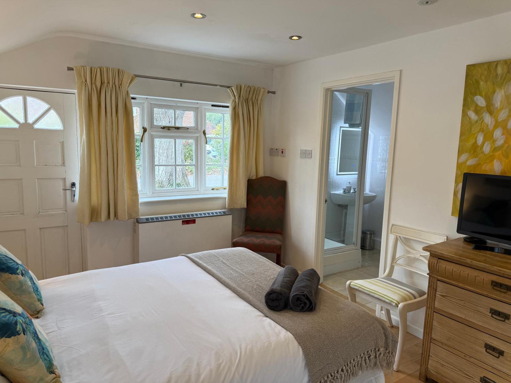 Private Entry Guesthouse Hideaway Hordle Exterior photo