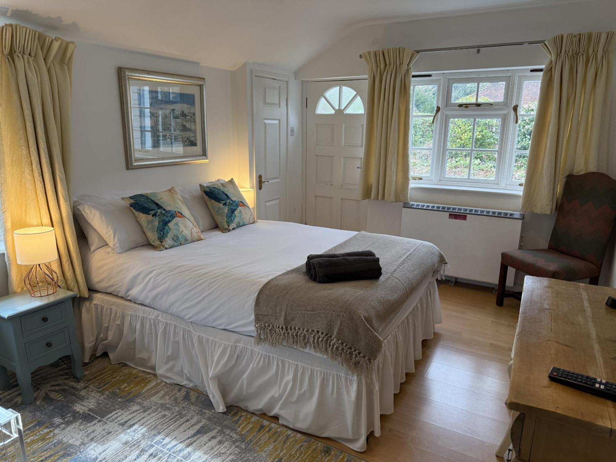 Private Entry Guesthouse Hideaway Hordle Exterior photo